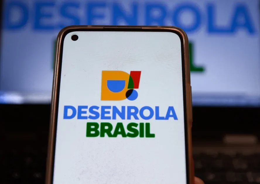 Portal Novo Desenrola Brasil aberto no celular